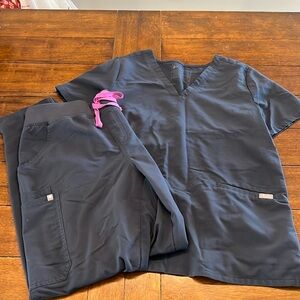 Figs scrub set: L casma top Kade bottoms.